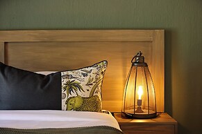 Tomo Safari Lodge