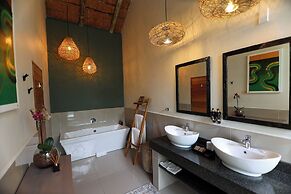 Tomo Safari Lodge