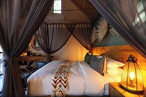 Tomo Safari Lodge