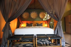 Tomo Safari Lodge