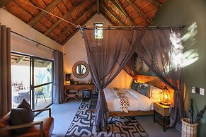 Tomo Safari Lodge