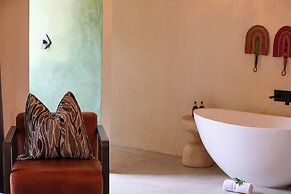 Tomo Safari Lodge