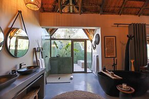 Tomo Safari Lodge
