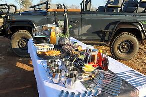 Tomo Safari Lodge