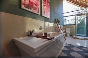Tomo Safari Lodge