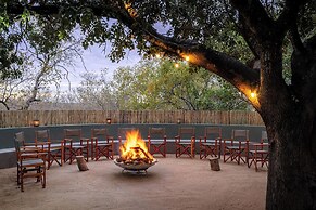 Tomo Safari Lodge
