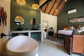 Tomo Safari Lodge