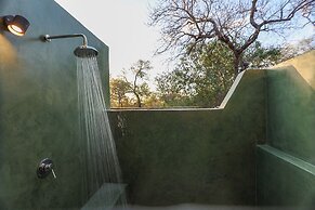 Tomo Safari Lodge