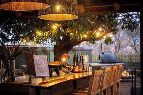 Tomo Safari Lodge
