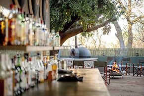Tomo Safari Lodge