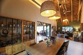 Tomo Safari Lodge