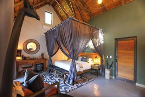 Tomo Safari Lodge