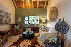 Tomo Safari Lodge