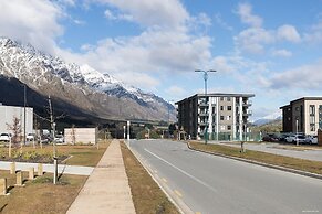 Executive 2 Bedroom Apartment Remarkables Park