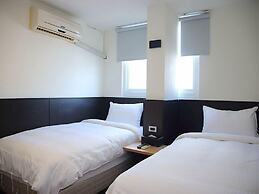 Cloud Haku Cozy Inn