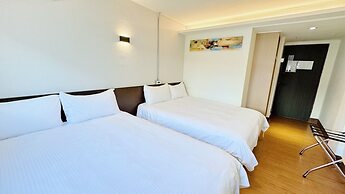 Cloud Haku Cozy Inn
