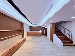 Cloud Haku Cozy Inn