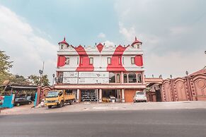 Super OYO 1640 Fallinda Hotel
