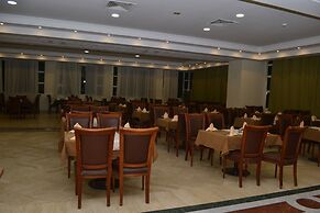 Roma Host Way Hotel & Aqua Park