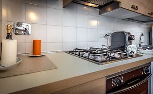 Classic Tuscany Apartment B by Mmega