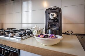 Classic Tuscany Apartment B by Mmega