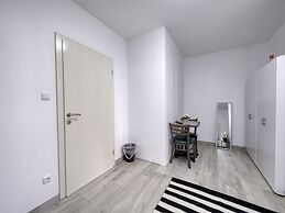 Amanda Hostel