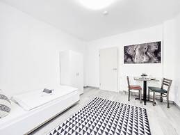 Amanda Hostel