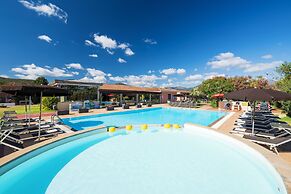 Li Suari Club Village