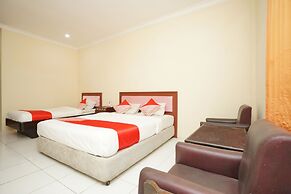 OYO 2003 Female Guest House