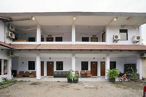 OYO 2003 Female Guest House