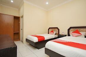 OYO 2003 Female Guest House