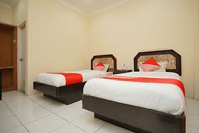OYO 2003 Female Guest House