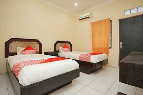 OYO 2003 Female Guest House