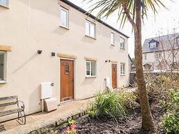 9 Malthouse Court