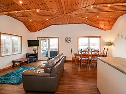 Teal Lodge