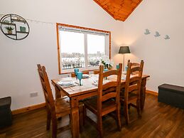 Teal Lodge