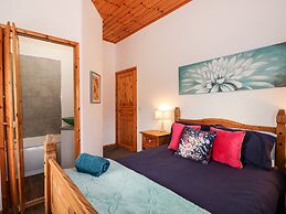 Teal Lodge