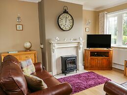 2 Ings Avenue