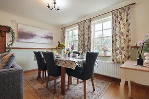 Manor Cottage