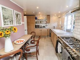 3 Elm Cottage