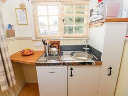Shepherds Hut - The Hurdle