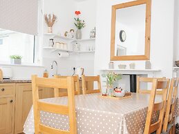 Lowena Cottage