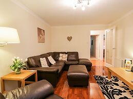 7 Riverside Gardens