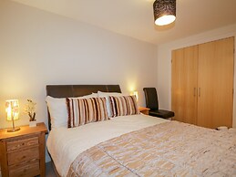 7 Riverside Gardens