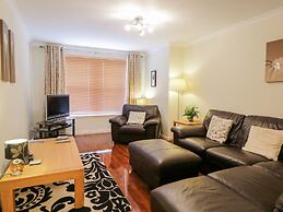 7 Riverside Gardens