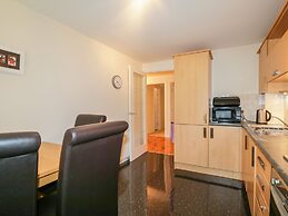 7 Riverside Gardens