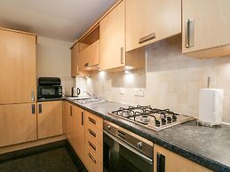 7 Riverside Gardens