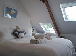 2 Court Cottages