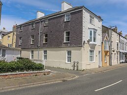 Gadlys House - Waters Edge
