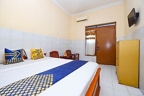 SPOT ON 2011 Hotel Mekar Sari